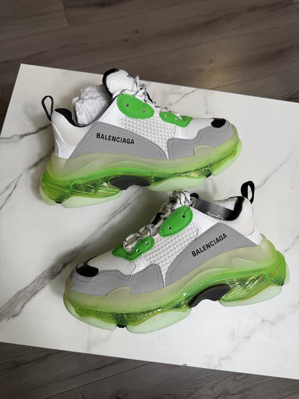 Balenciaga triple s clear sole